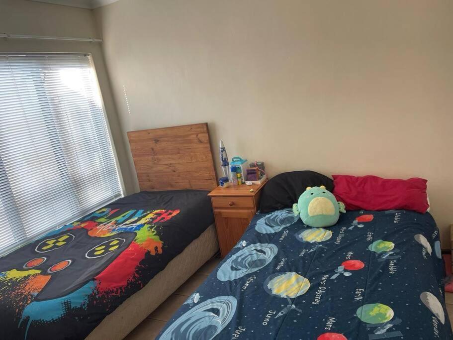 Holiday home Somerset West Family
